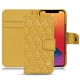 Capa em pele Apple iPhone 13 Pro Max - Mimosa - Couture ( Pantone 141C ) 