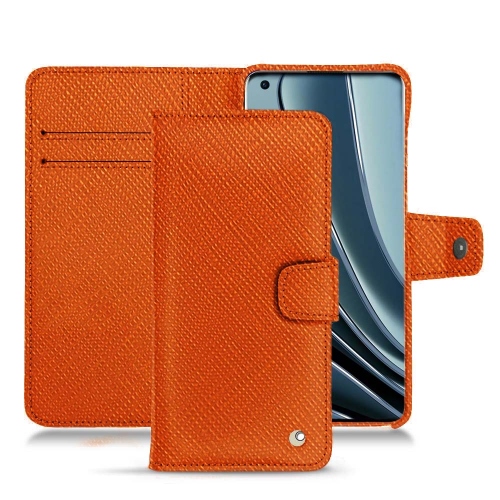 OnePlus 10 Pro: optare per una cover in pelleOrange vibrant ( Pantone #e36b39 ) 