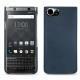 Capa em pele Blackberry Keyone - Jean vintage ( Roughtcut - Pantone 285U  ) 
