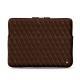 Macbook Air 13,3インチ用のレザーケース - Griffe 3 - Châtaigne - Couture ( Pantone 476C ) 