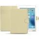Capa em pele Apple iPad 9.7" (2017) - Beige ( Nappa - Pantone 7502C ) 