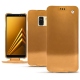 Capa em pele Samsung Galaxy A8 (2018) - Or Maïa ( Pantone 871C ) 
