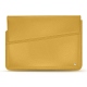 Housse cuir pour ordinateur portable 17' - Griffe 1 - Mimosa ( Pantone 141C ) 