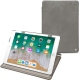 Funda de piel Apple iPad 9.7" (2018) - Acier vintage ( Pantone 403C ) 