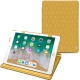 Lederschutzhülle Apple iPad 9.7" (2018) - Mimosa - Couture ( Pantone 141C ) 
