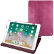 Apple iPad 9.7" (2018) leather case - Serpent ciclamino