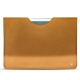 Funda de piel Apple iPad 9.7" (2017) - Or Maïa ( Pantone 871C ) 