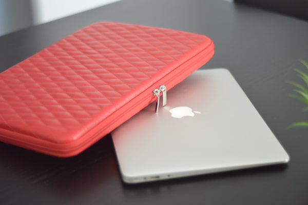 Custodia in pelle per computer portatile 13'