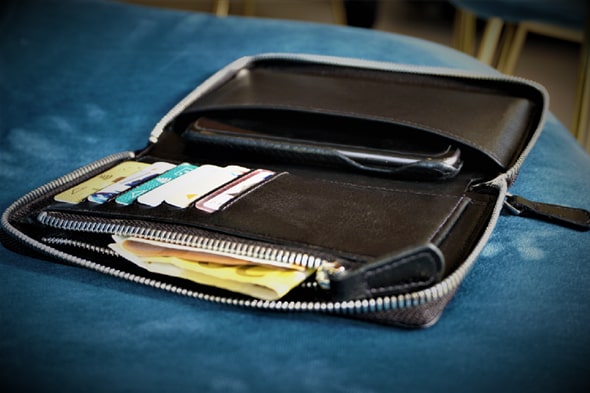 Wallet case for a smartphone