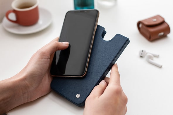 Apple iPhone 11 Pro leather pouch