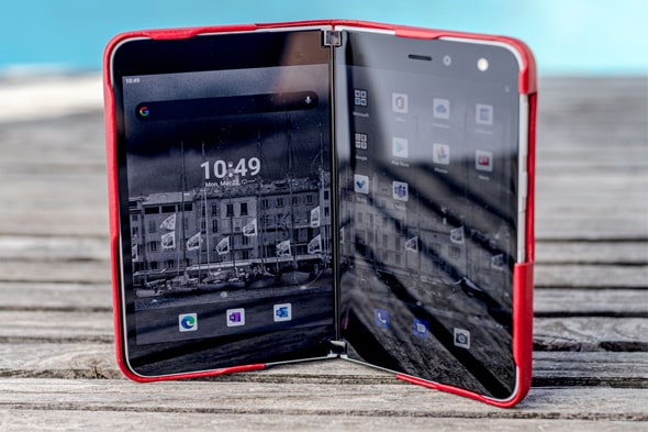 Funda de piel Microsoft Surface Duo